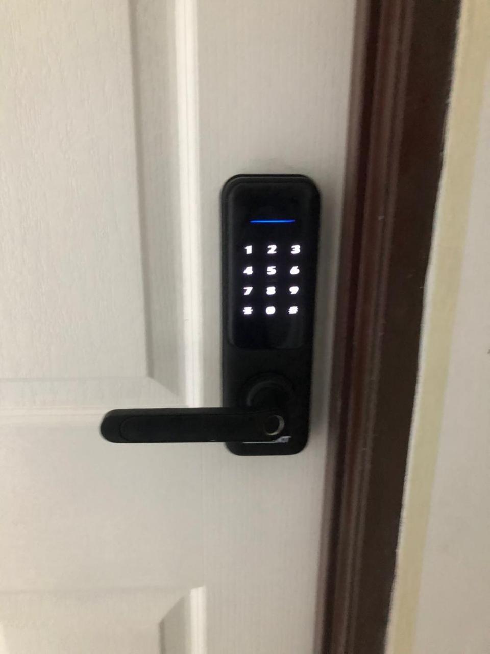Skyn Smart Home Іпох Екстер'єр фото